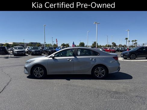 Certified 2022 Kia Forte LXS FWD image 11
