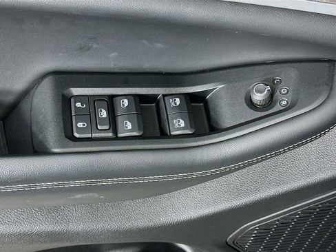 Used 2023 Jeep Grand Cherokee Limited AWD/4WD image 25