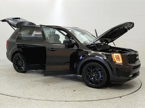 Used 2022 Kia Telluride SX w/ SX Prestige Package image 2