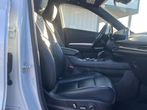 Used 2024 Cadillac XT4 Premium Luxury image 33
