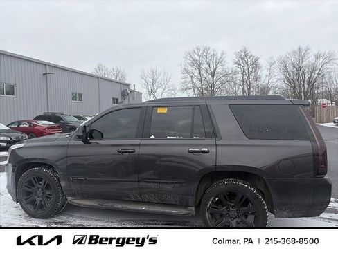 Used 2015 Cadillac Escalade Luxury image 11