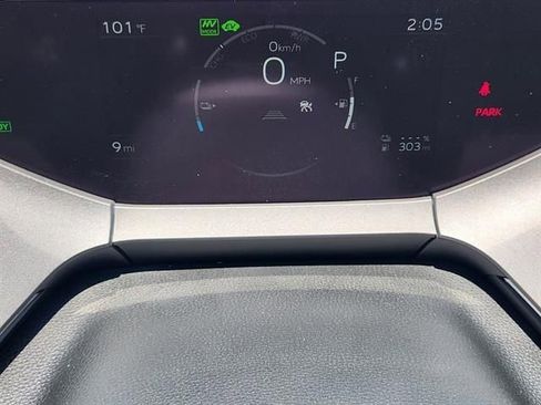 New 2025 Toyota Prius Plug-In Hybrid image 11