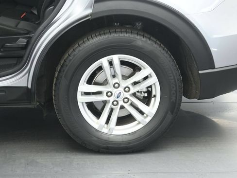 Certified 2022 Ford Explorer XLT RWD image 40