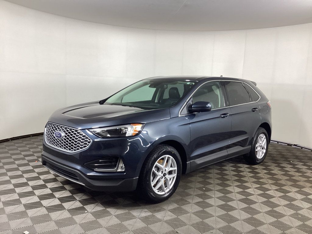 Used 2023 Ford Edge SEL w/ Convenience Package AWD/4WD image 5