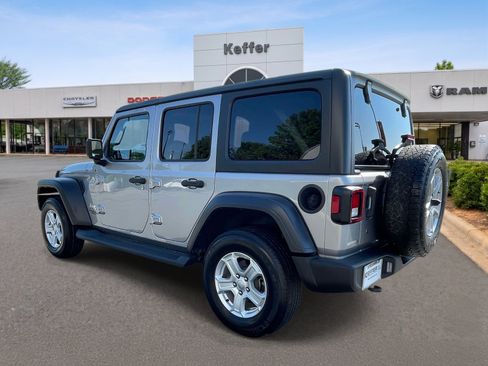 Used 2019 Jeep Wrangler Unlimited Sport S AWD/4WD image 4