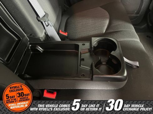 Used 2015 Chevrolet Traverse LT w/ Style and Technology Package FWD image 16