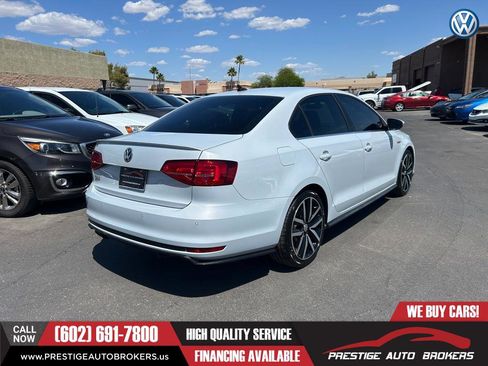 Used 2018 Volkswagen Jetta GLI FWD image 4