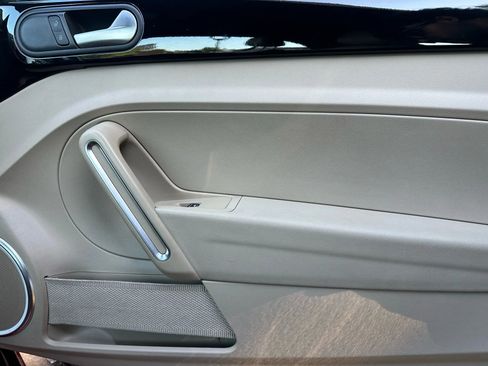 Used 2013 Volkswagen Beetle 2.0T image 12