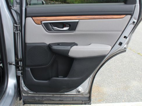 Used 2018 Honda CR-V EX image 16