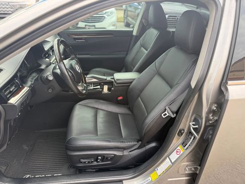 Used 2016 Lexus ES 350 w/ Navigation System Package FWD image 14