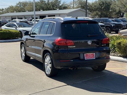 Used 2013 Volkswagen Tiguan S image 5