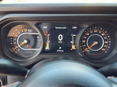 Used 2025 Jeep Gladiator Mojave AWD/4WD image 19