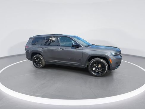 Used 2024 Jeep Grand Cherokee L Laredo AWD/4WD image 2