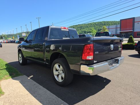 Used 2019 RAM 1500 Classic SLT AWD/4WD image 6