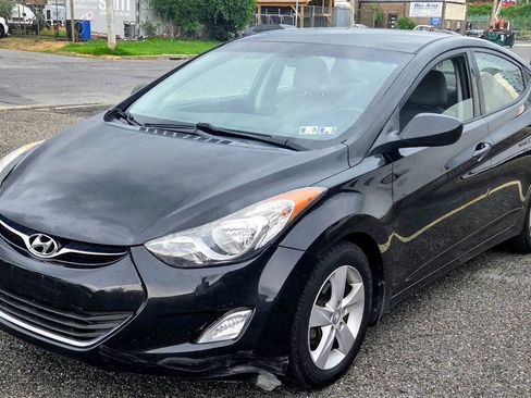 Used 2013 Hyundai Elantra GLS w/ Preferred Pkg FWD image 4
