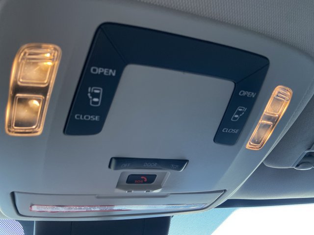 Used 2022 Toyota Sienna LE FWD image 43