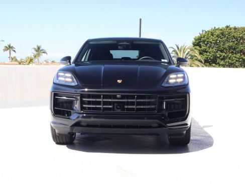 New 2026 Porsche Cayenne Coupe AWD/4WD image 6