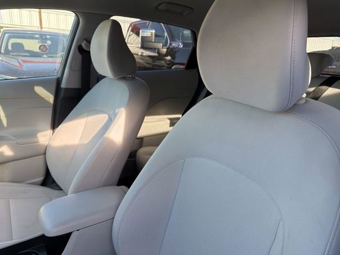 Used 2025 Hyundai Kona SEL FWD image 20