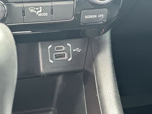 Certified 2024 Jeep Compass Latitude AWD/4WD image 35