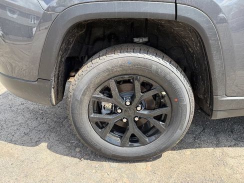 New 2026 Jeep Grand Cherokee Altitude AWD/4WD image 27