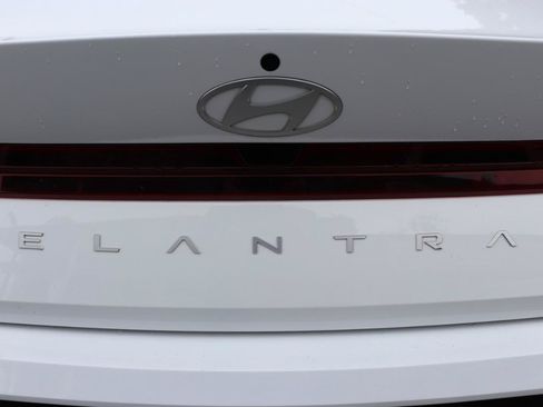 Used 2024 Hyundai Elantra SE FWD image 49