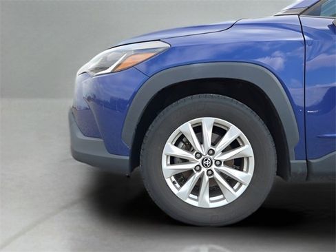 Used 2022 Toyota Corolla Cross LE image 14