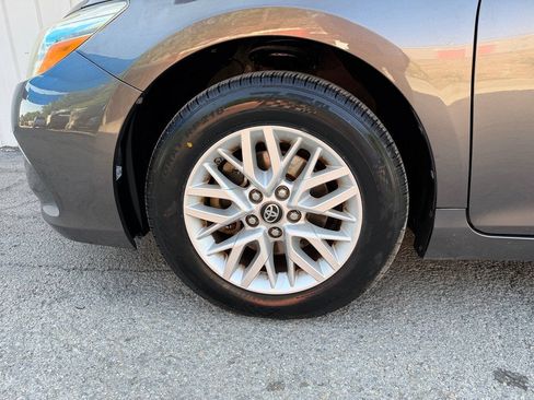 Used 2016 Toyota Camry LE FWD image 33