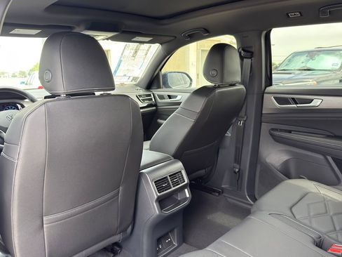 New 2026 Volkswagen Atlas Cross Sport SE FWD image 26