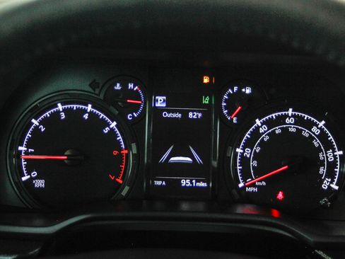 Used 2024 Toyota 4Runner SR5 image 21