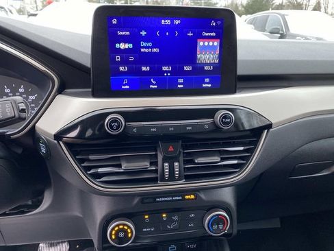 Used 2022 Ford Escape SE image 6