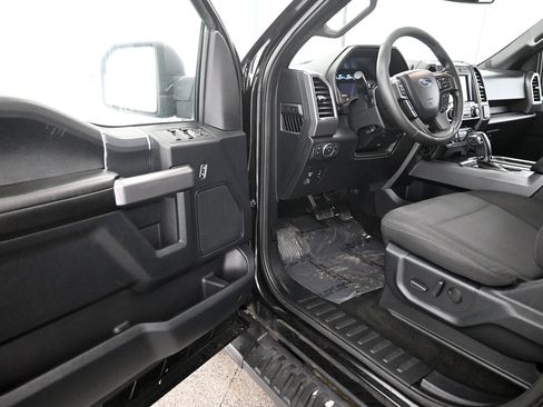 Used 2020 Ford F150 XLT w/ Equipment Group 302A Luxury image 4