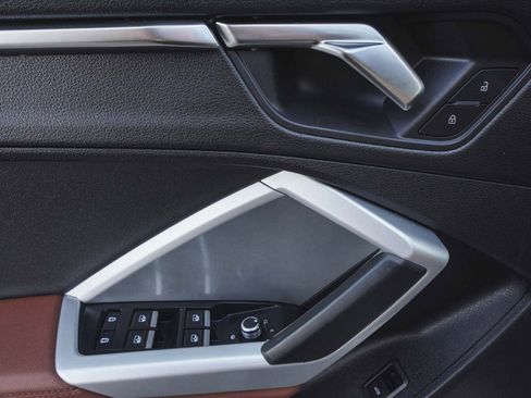 Used 2025 Audi Q3 2.0T Premium image 10