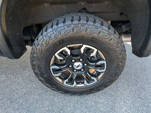 Used 2022 Chevrolet Silverado 1500 ZR2 w/ Technology Package image 30