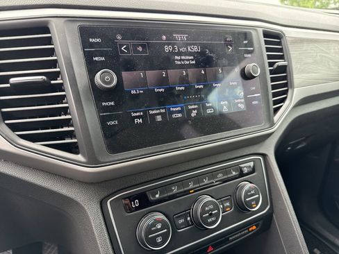 Used 2021 Volkswagen Atlas Cross Sport SE FWD image 20