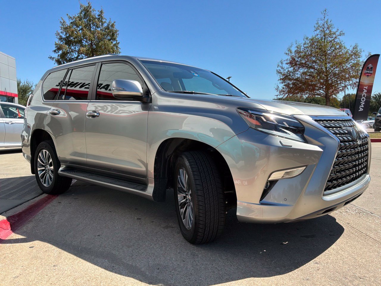 Used 2022 Lexus GX 460 Luxury w/ Off Road Package AWD/4WD image 4