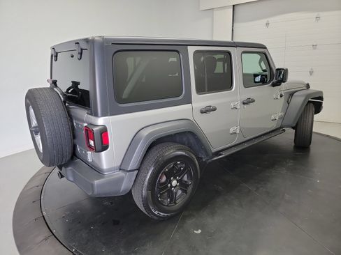 Used 2018 Jeep Wrangler Unlimited Sport S AWD/4WD image 9