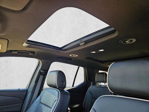 Used 2023 Chevrolet Traverse Premier w/ Redline Edition image 16