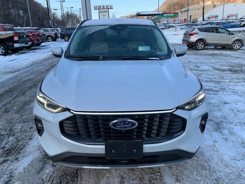 Used 2025 Ford Escape Platinum w/ Premium Technology Package image 10