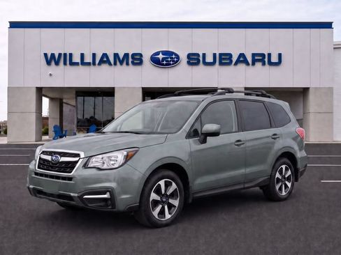 Used 2018 Subaru Forester 2.5i Premium w/ Protection Package #3 AWD/4WD image 2