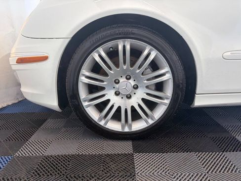 Used 2007 Mercedes-Benz E 350 Sedan image 29