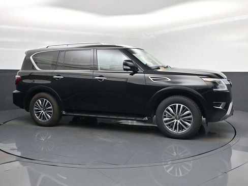 Used 2024 Nissan Armada SL image 1