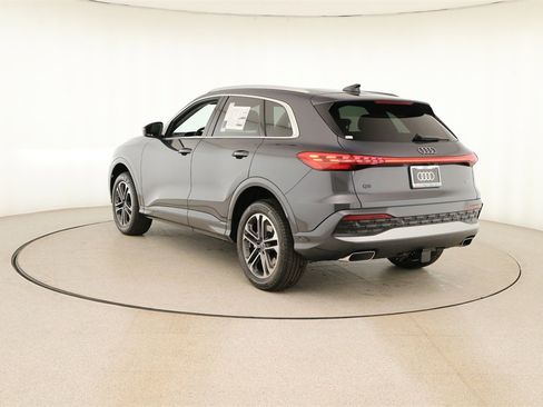 New 2025 Audi Q5 Premium image 4