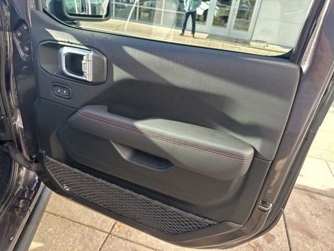 Used 2021 Jeep Wrangler Unlimited Rubicon image 35