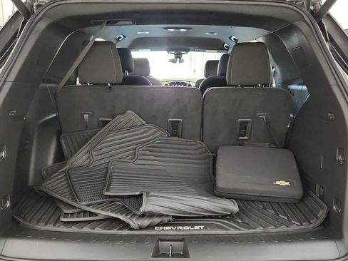 Used 2023 Chevrolet Traverse LT FWD image 18