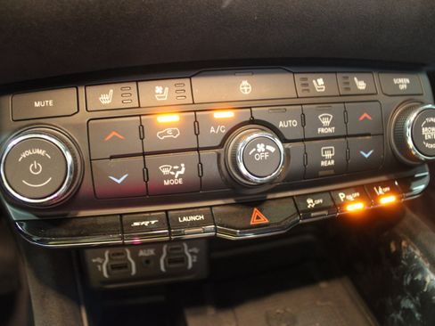 Used 2021 Dodge Durango SRT w/ Premium Interior Group AWD/4WD image 35