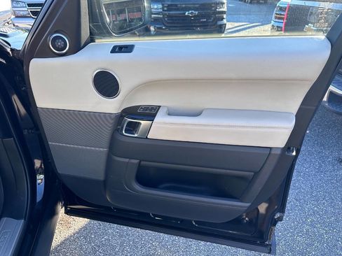 Used 2016 Land Rover Range Rover Sport HSE image 18