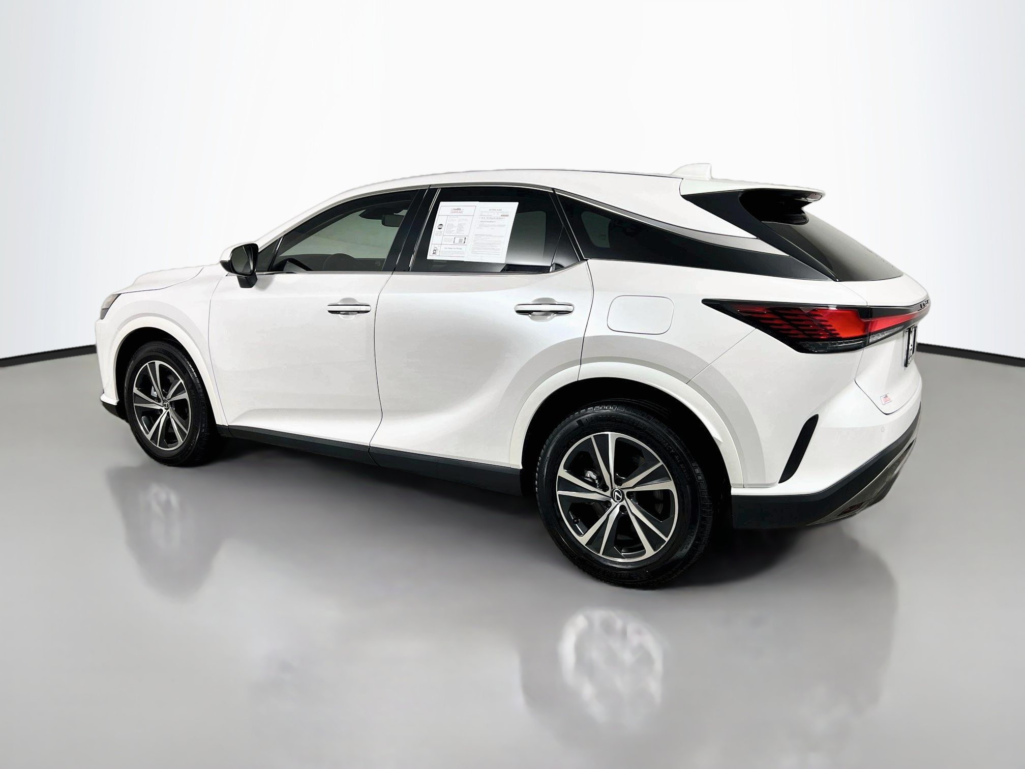Used 2024 Lexus RX 350 FWD w/ Technology Package image 8