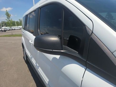 Used 2022 Ford Transit Connect XLT FWD image 5