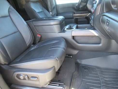 Used 2022 Chevrolet Silverado 2500 High Country w/ Technology Package image 11