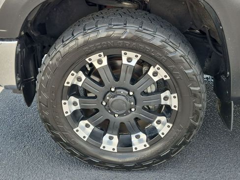 Used 2014 Toyota Tundra SR5 w/ SR5 Upgrade Package RWD image 21